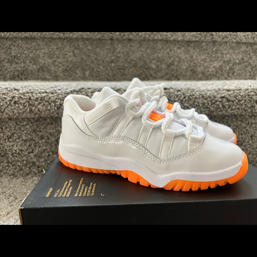 New jordan 11 low citrus size 1.5Y